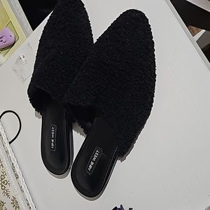 Nine West Furzy Black Slides Size 8